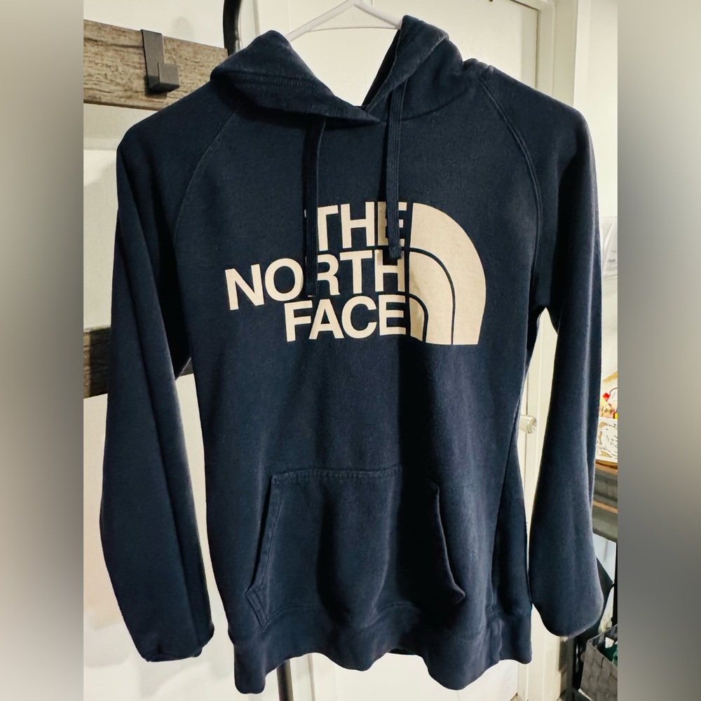 🚨PART OF 4 for 25🚨
North Face Blue Hoodie Women’s XS